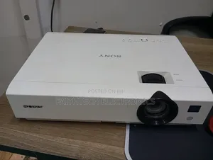 Sony Dx‐102 Projector – Compact Reliable for Home or Office