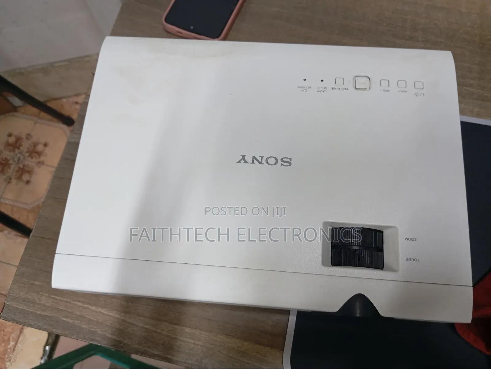 Sony Dx‐102 Projector – Compact Reliable for Home or Office