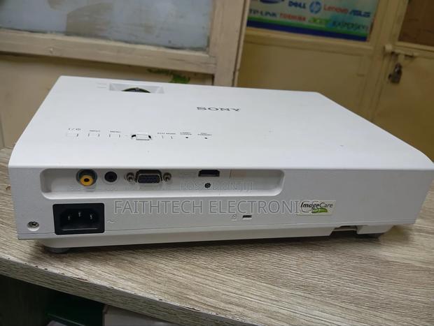 Sony Dx140 Projector – Clear Powerful Display and Big Images - thumbnail 2