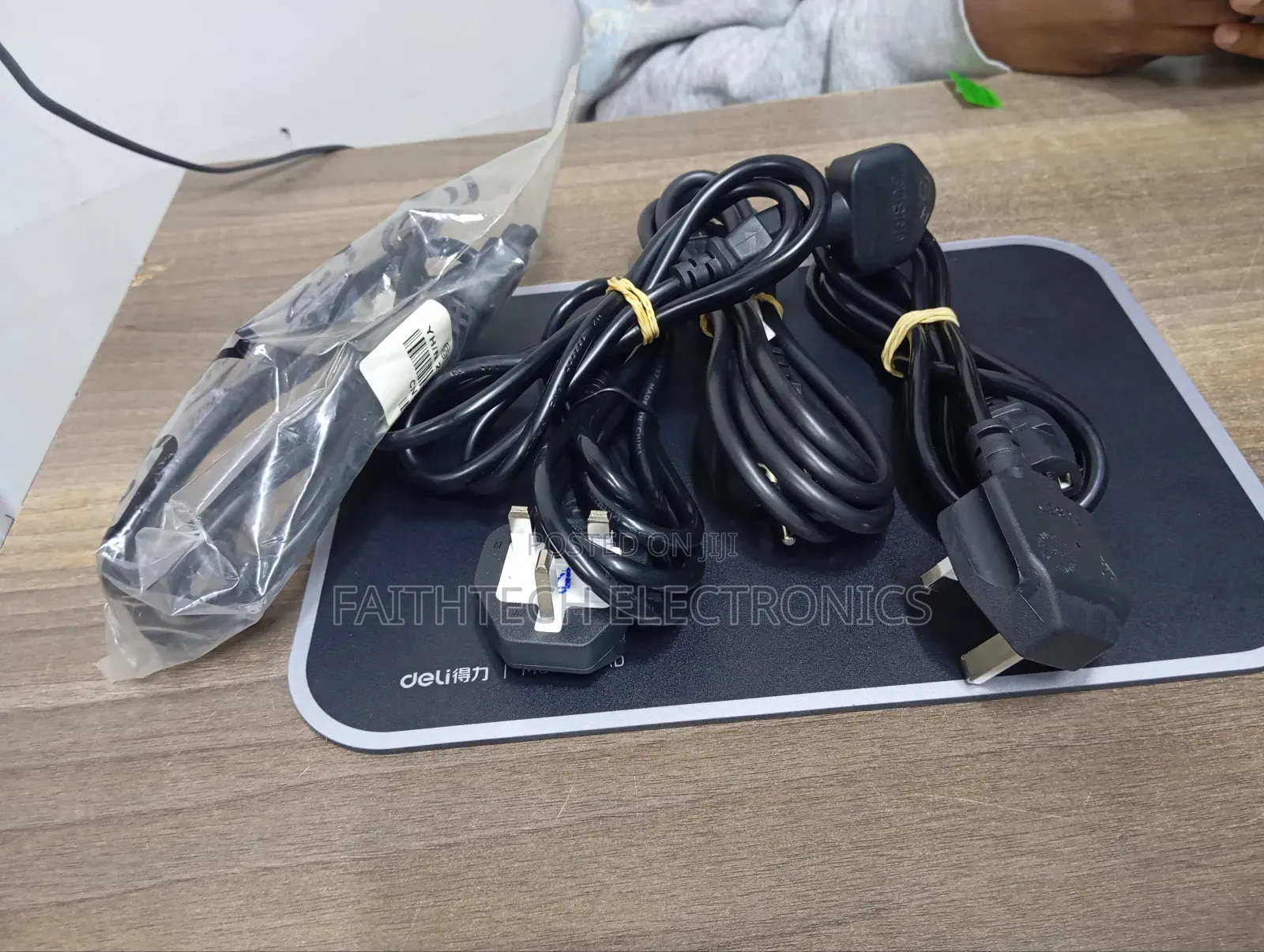 Three-Pin Power Cable – Durable Reliable