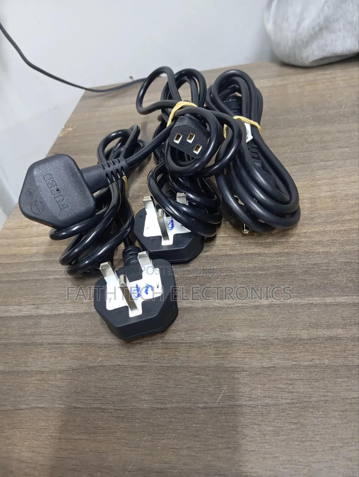 Three-Pin Power Cable – Durable Reliable