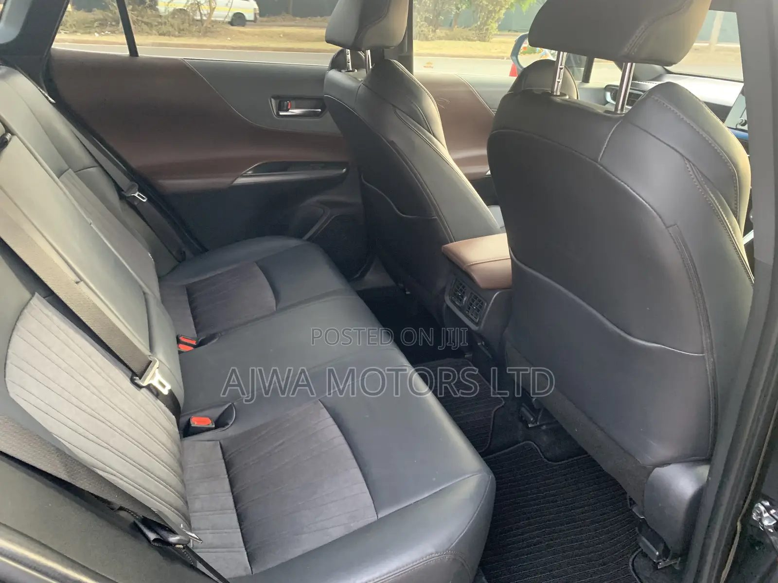 Toyota Harrier 2.0 2020 Black