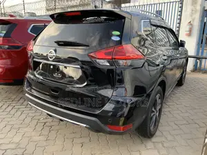 Nissan X-Trail 2.0 Petrol FWD 2018 Black