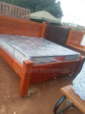 Wooden Vanish Queen Sized Beds(5*6)