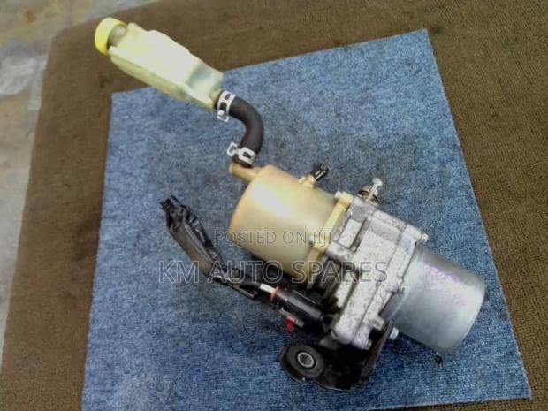Mazda Lf Power Steering Pump for Mazda Premacy, Axela, Biante.