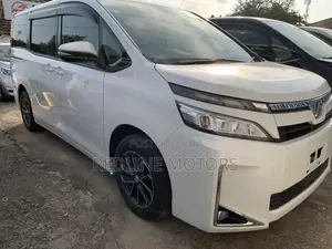 Toyota Voxy 2018 White