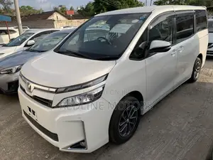 Toyota Voxy 2018 White