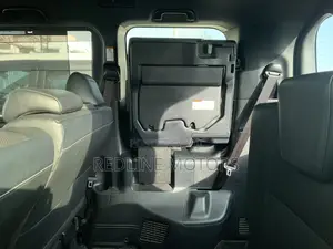 Toyota Esquire 2.0 AWD (7 seater) 2018 Black