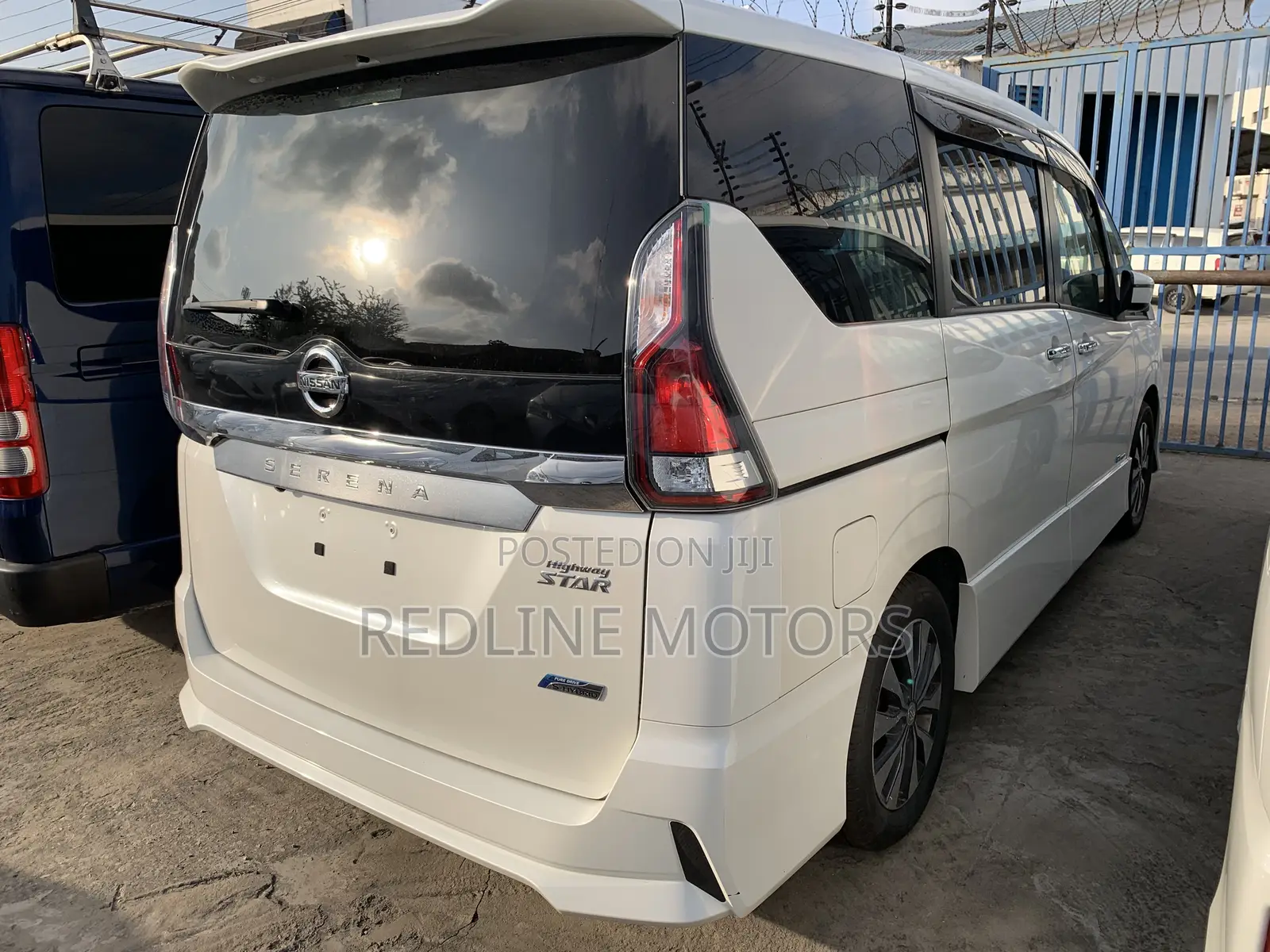 Nissan Serena 2018 White