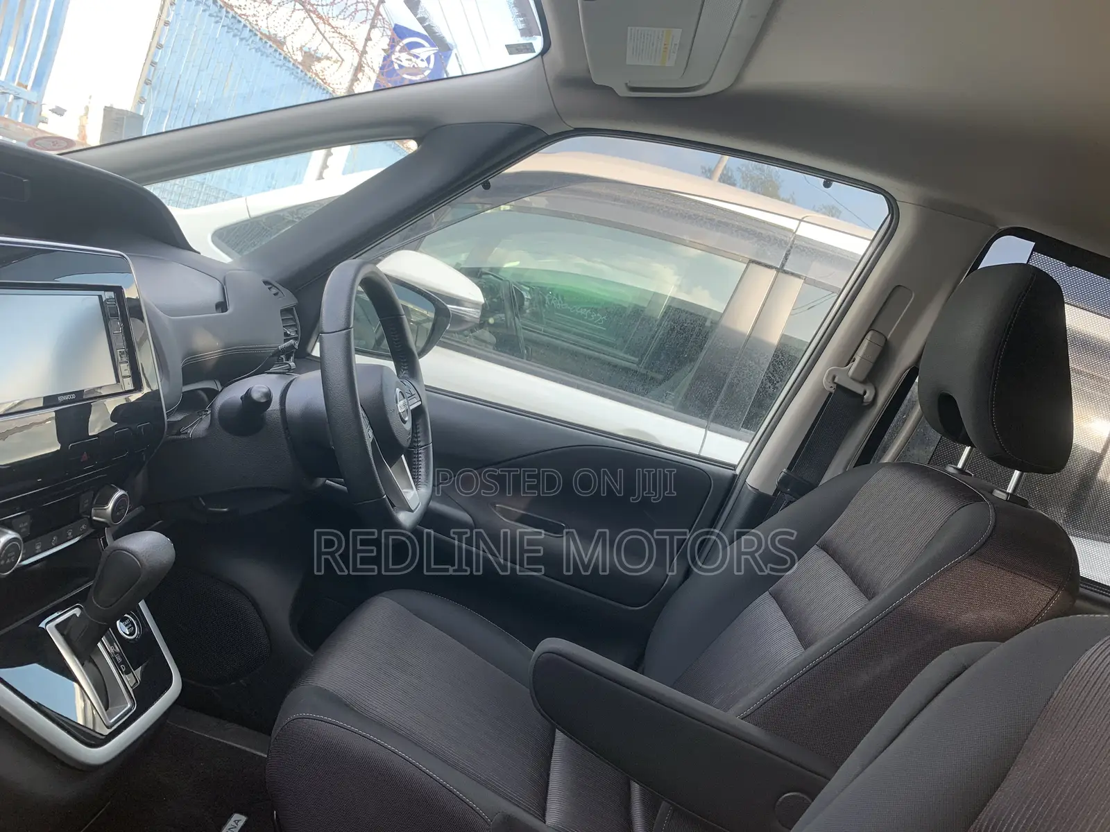 Nissan Serena 2018 White