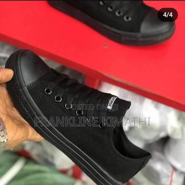 Converse Black Normal, Sizes 36-44. - main view