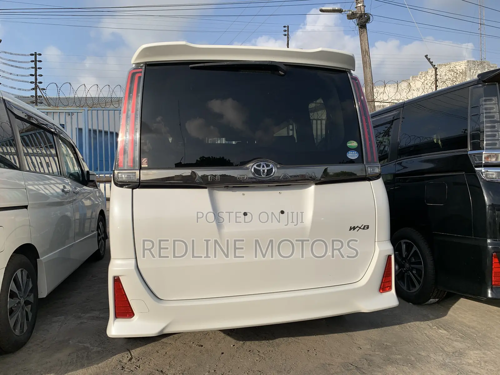Toyota Noah 1.8 FWD Hybrid (7 seater) 2018 White