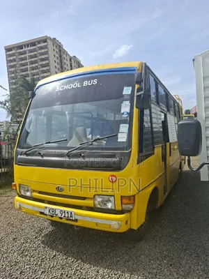 Isuzu Executive Bus 2009 Yellow