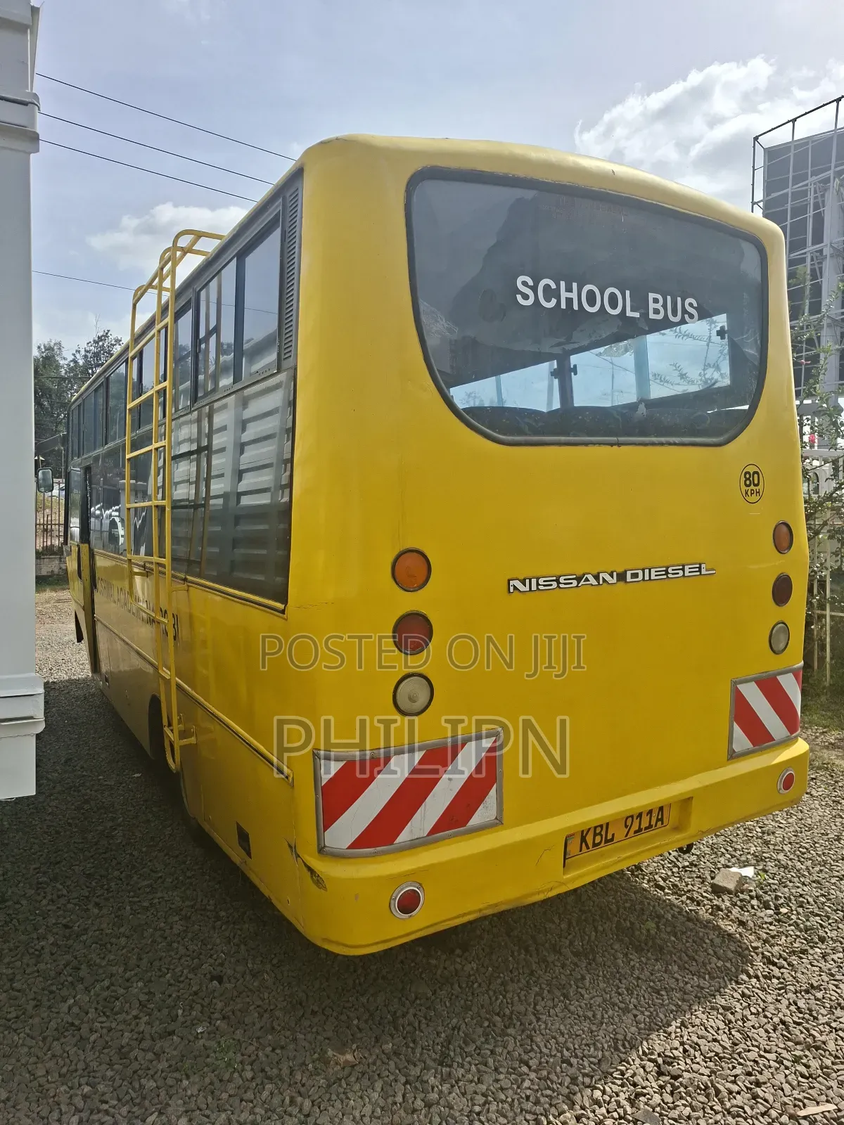 Isuzu Executive Bus 2009 Yellow