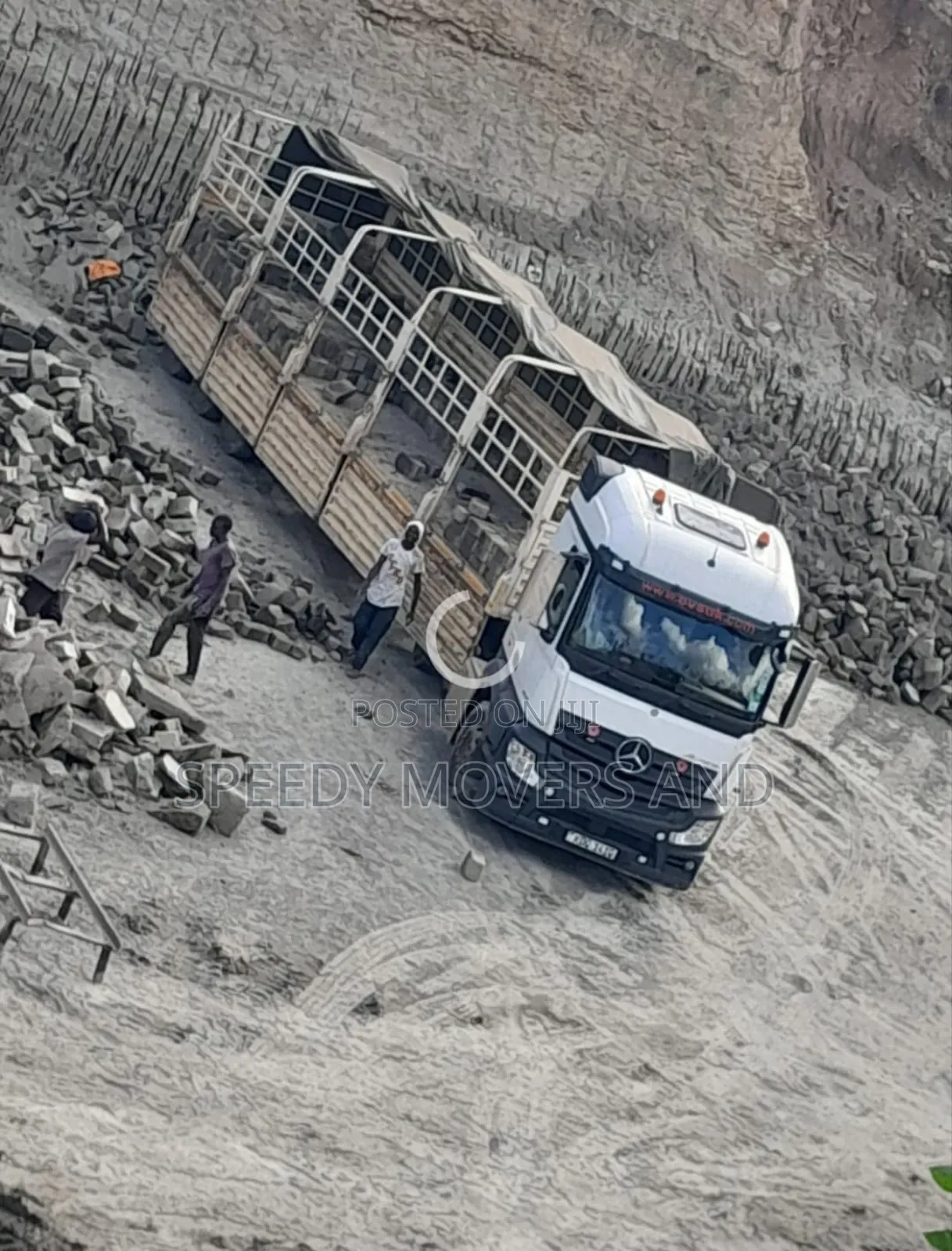 High Sided Trailer Accessible for Transportation