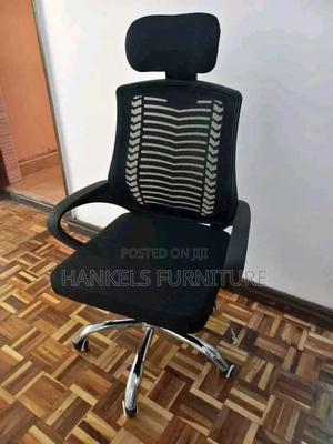 High-Back Office Chair With Headrest – Maximum Support - thumbnail 2