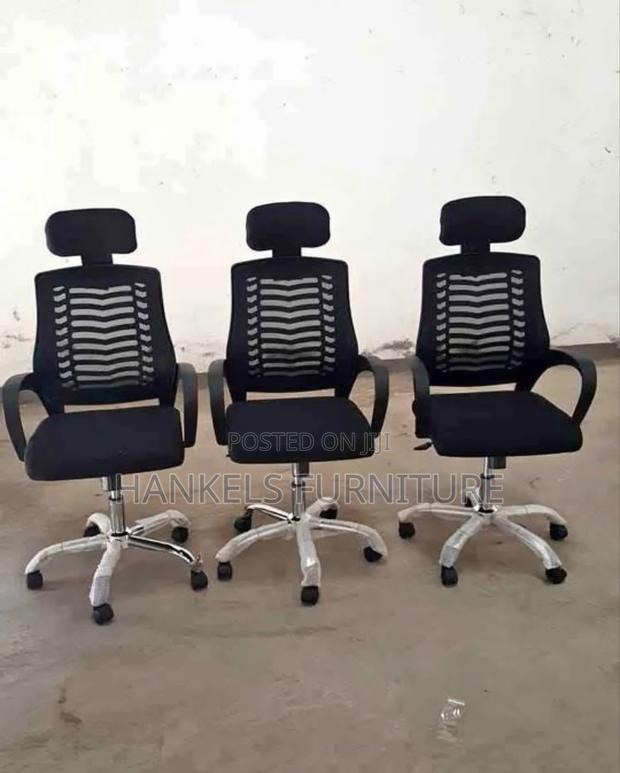 Heavy-Duty Office Chair With Headrest – Perfect for Office/Home