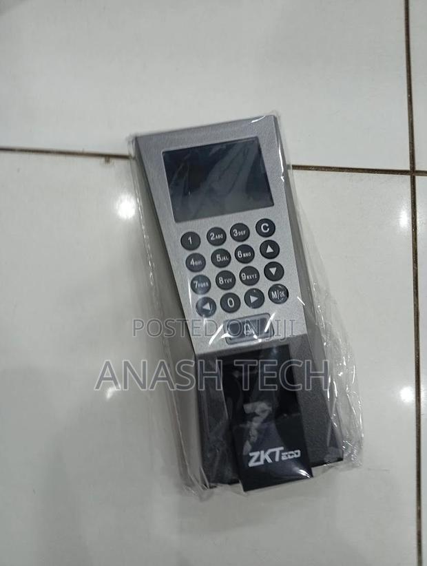 F18 Biometric Time Attendance And Card Recognition Reader - main view