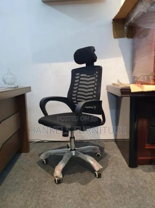 Adjustable Headrest Office Chair – Solid Build Quality - main view