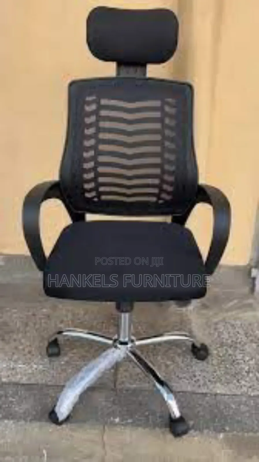 Office Chair With Extra Durable Base Headrest