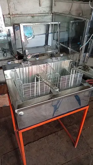 Heavy Duty Deep Fryer – Commercial Use
Achieve Perfect Chips, Chicken