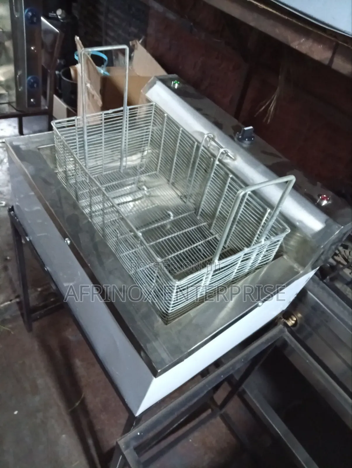 Restaurant-Grade Deep Fryer
Built for Consistent Results, Every Time.