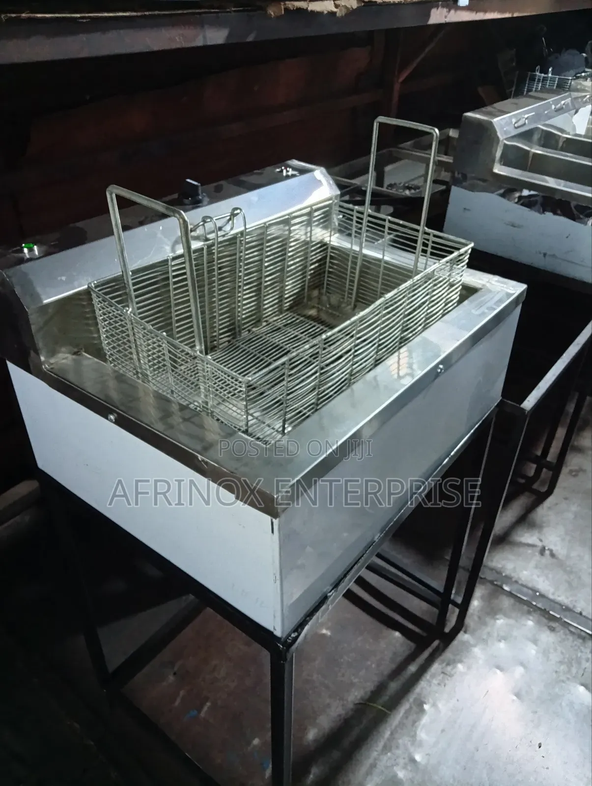 Restaurant-Grade Deep Fryer
Built for Consistent Results, Every Time.