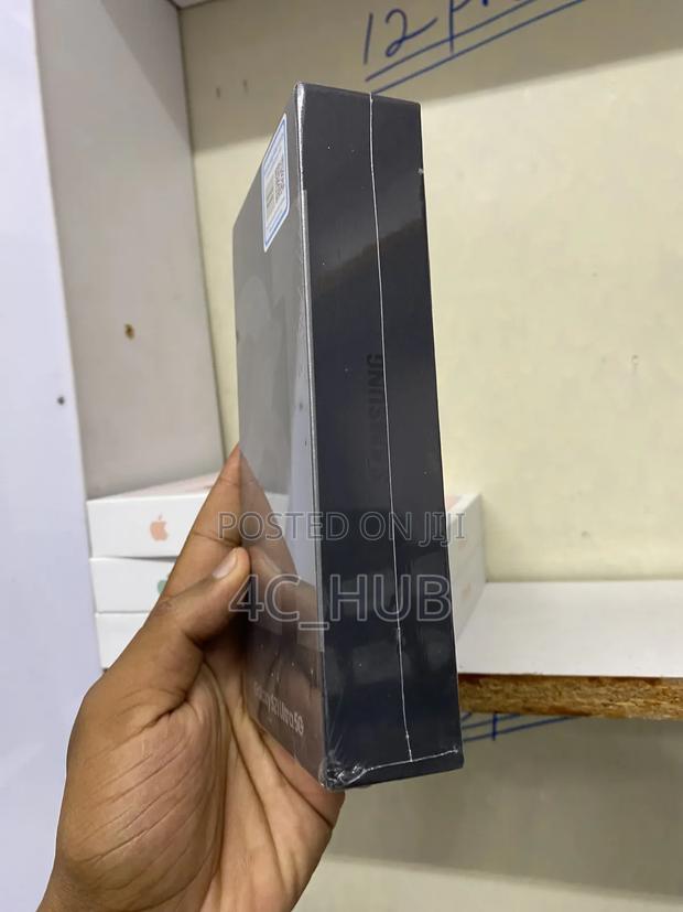 New Samsung Galaxy Z Fold4 256 GB Black - thumbnail 2