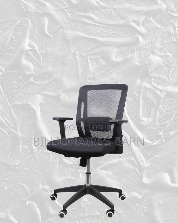 Mid-Back Office Chair | Nylon Base, Everyday Comfort - thumbnail 3