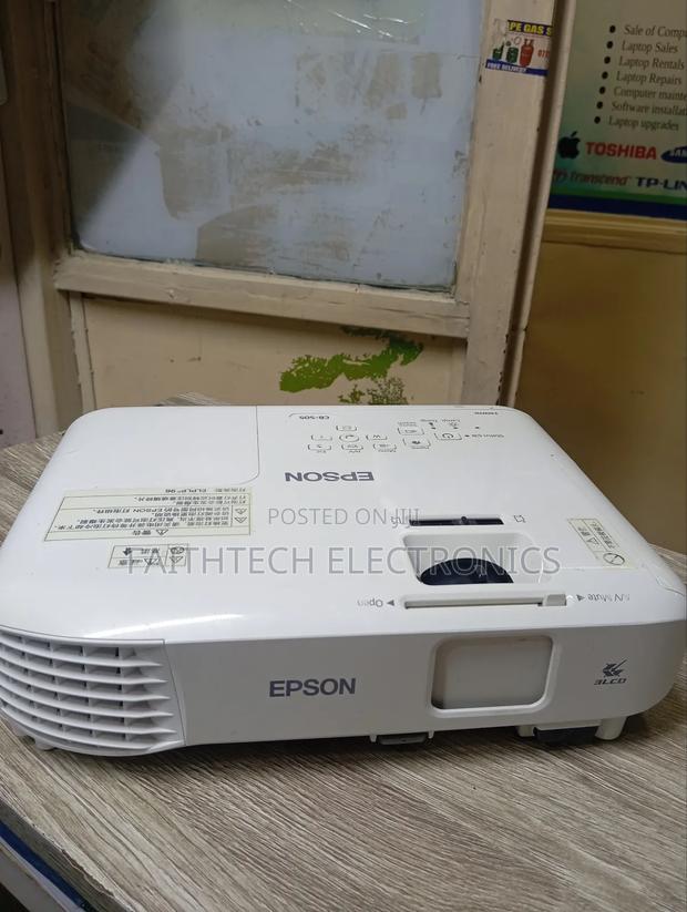 Epson S05 Projector – Super Bright, Clear Affordable - main view