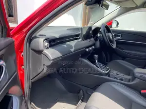 Honda Vezel 2021 Red