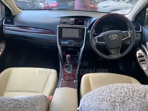 Toyota Premio 2018 Black