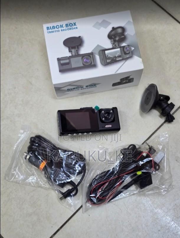 Back Box Traffic Recorder With 3 Lens .Front Inside and Rear Cameras
