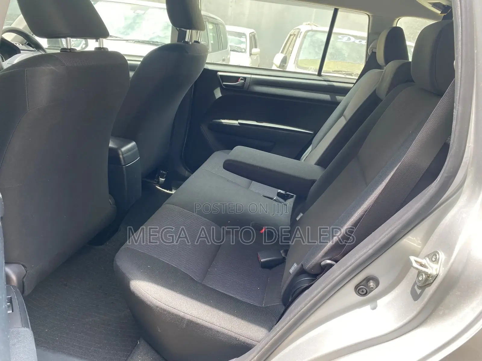 Toyota Corolla Fielder 2018 Silver