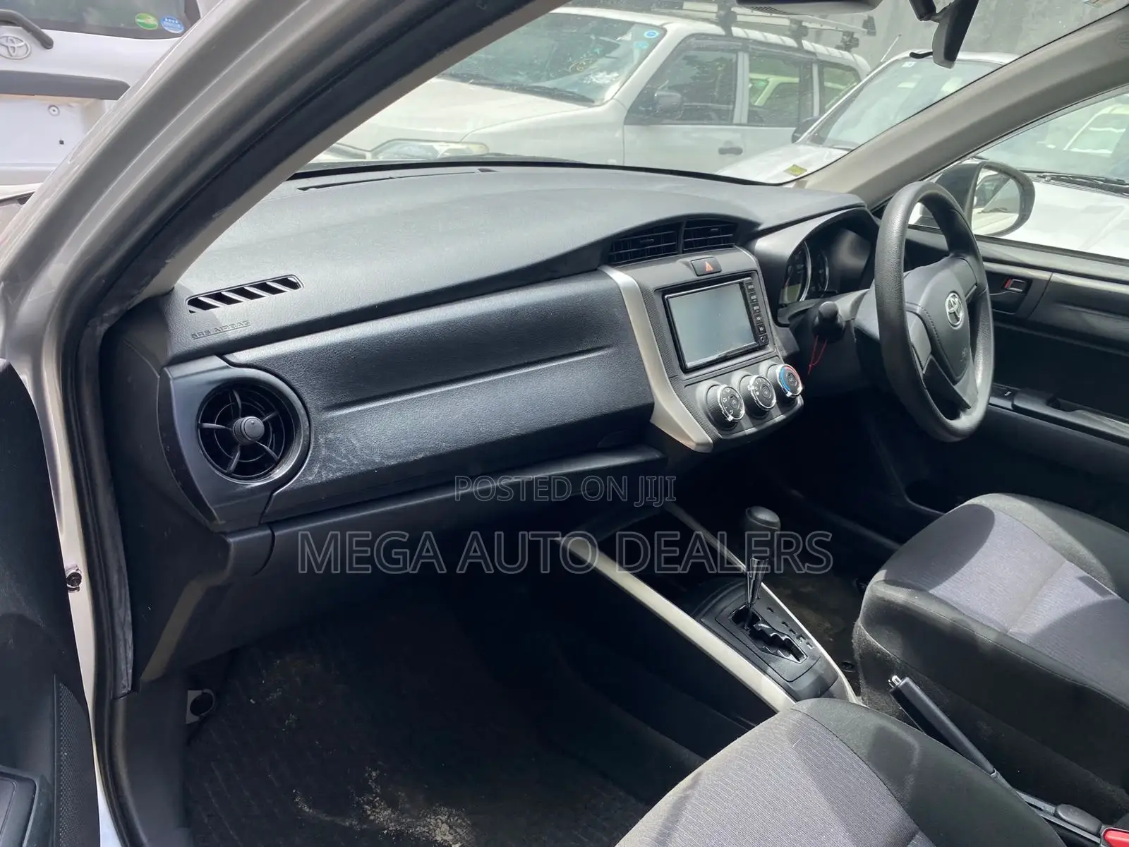 Toyota Corolla Fielder 2018 Silver