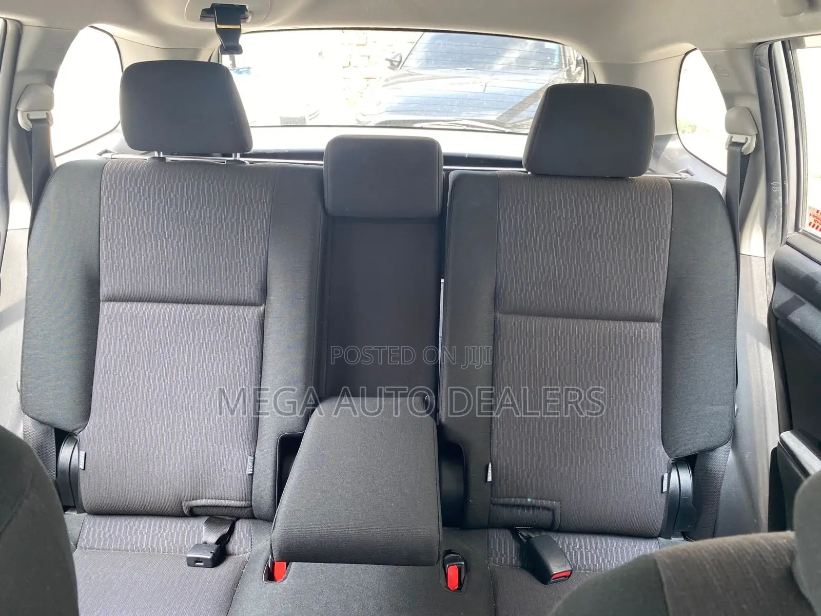 Toyota Corolla Fielder 2018 Silver