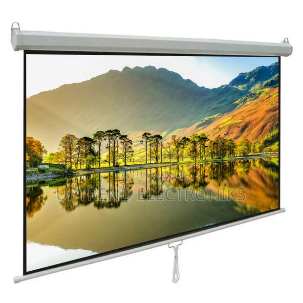 Manual Projector Screen 150×150 Cm – Clear, Clean Super Easy to Use! - main view