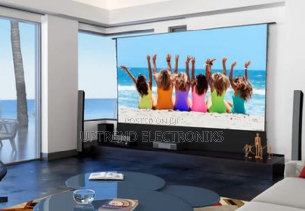 Manual Projector Screen 240×240 – Crisp Images, Wide Coverage! - thumbnail 2