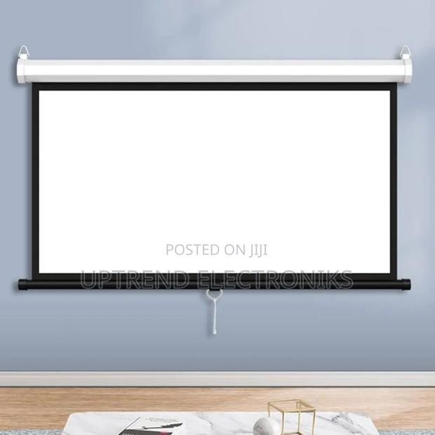 Manual Projector Screen 180×180 – Perfect Size, Perfect Clarity!