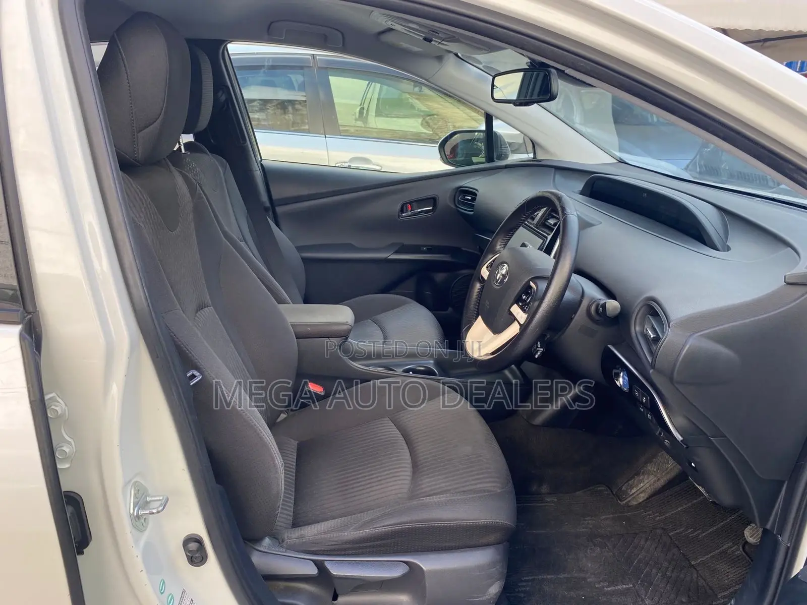 Toyota Prius 2018 White