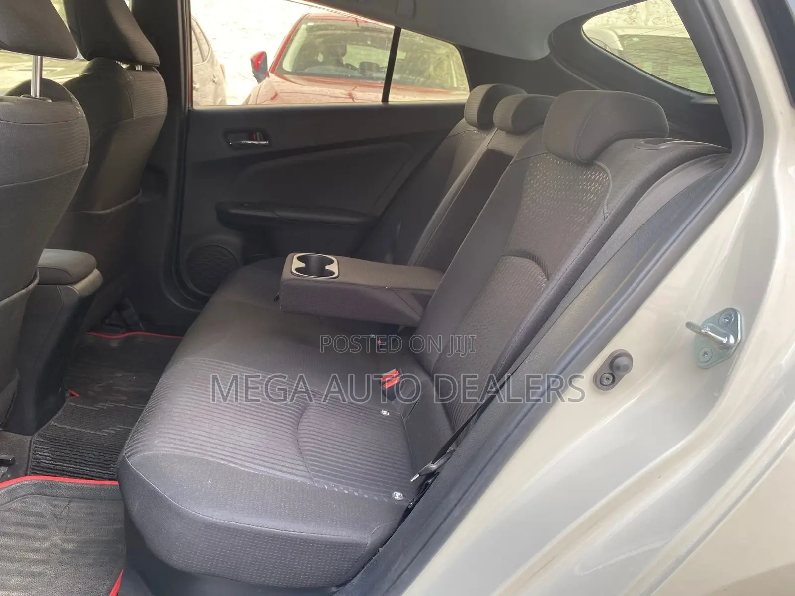 Toyota Prius 2018 White