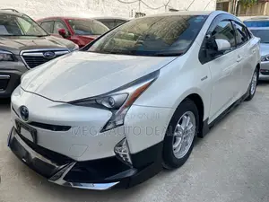Toyota Prius 2018 White