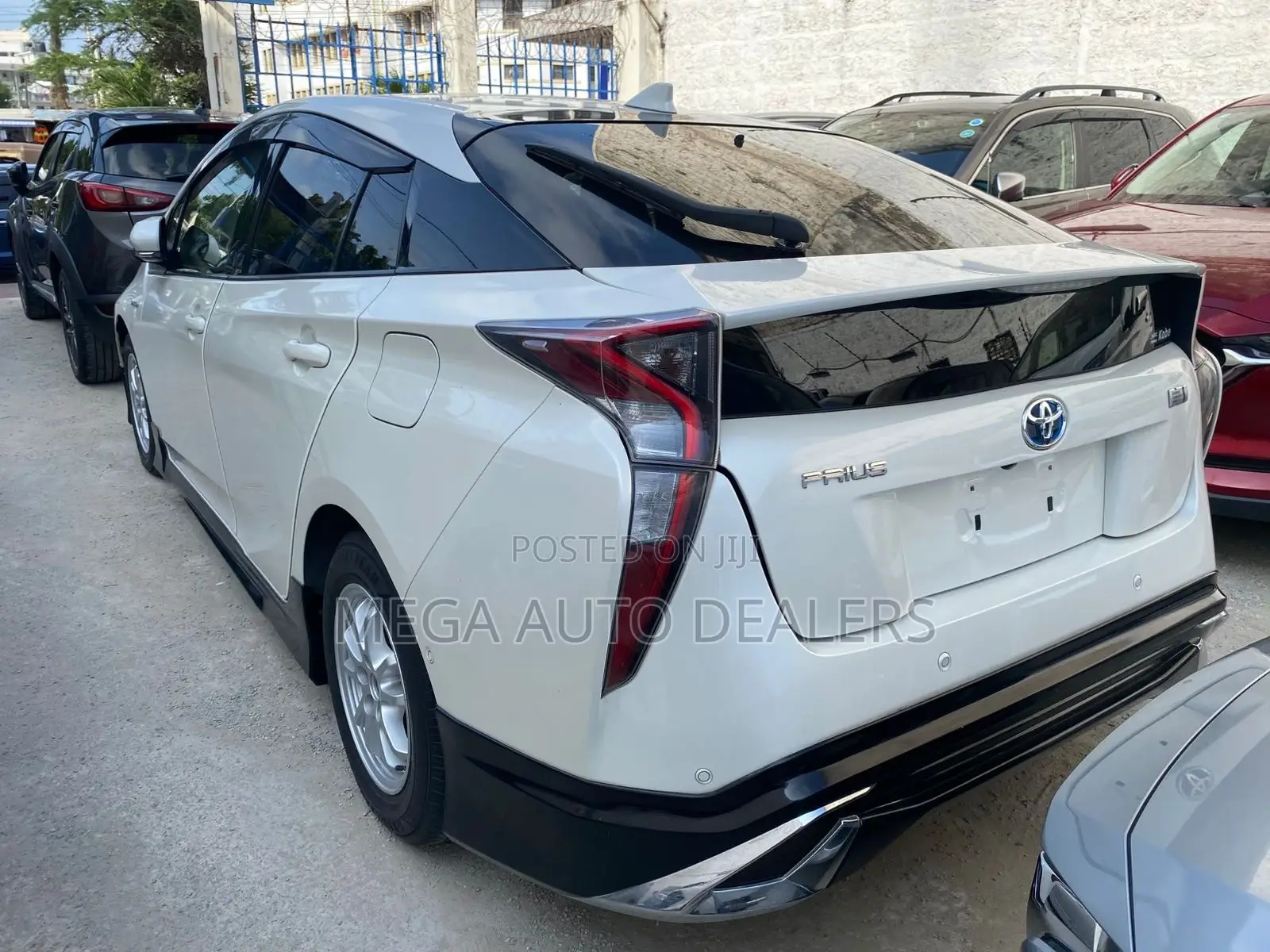Toyota Prius 2018 White