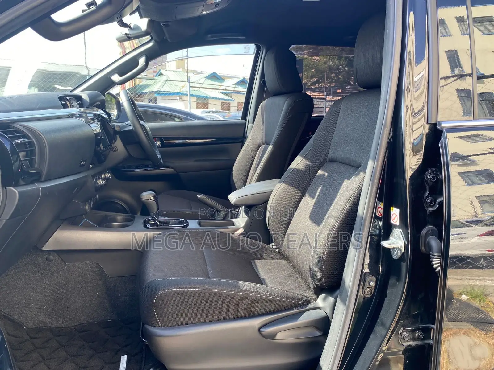 Toyota Hilux 2019 Black