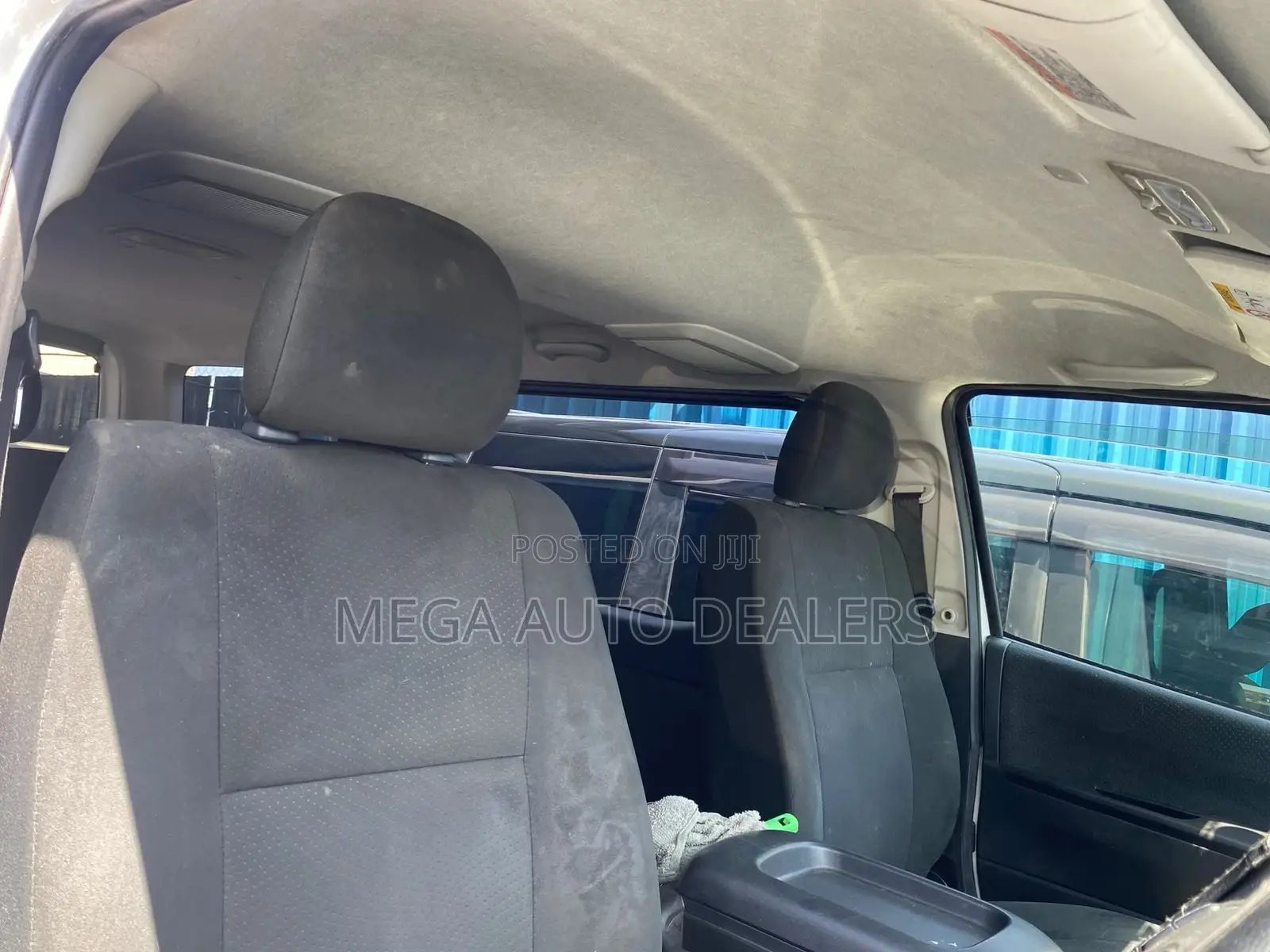 Toyota HiAce 2018 White
