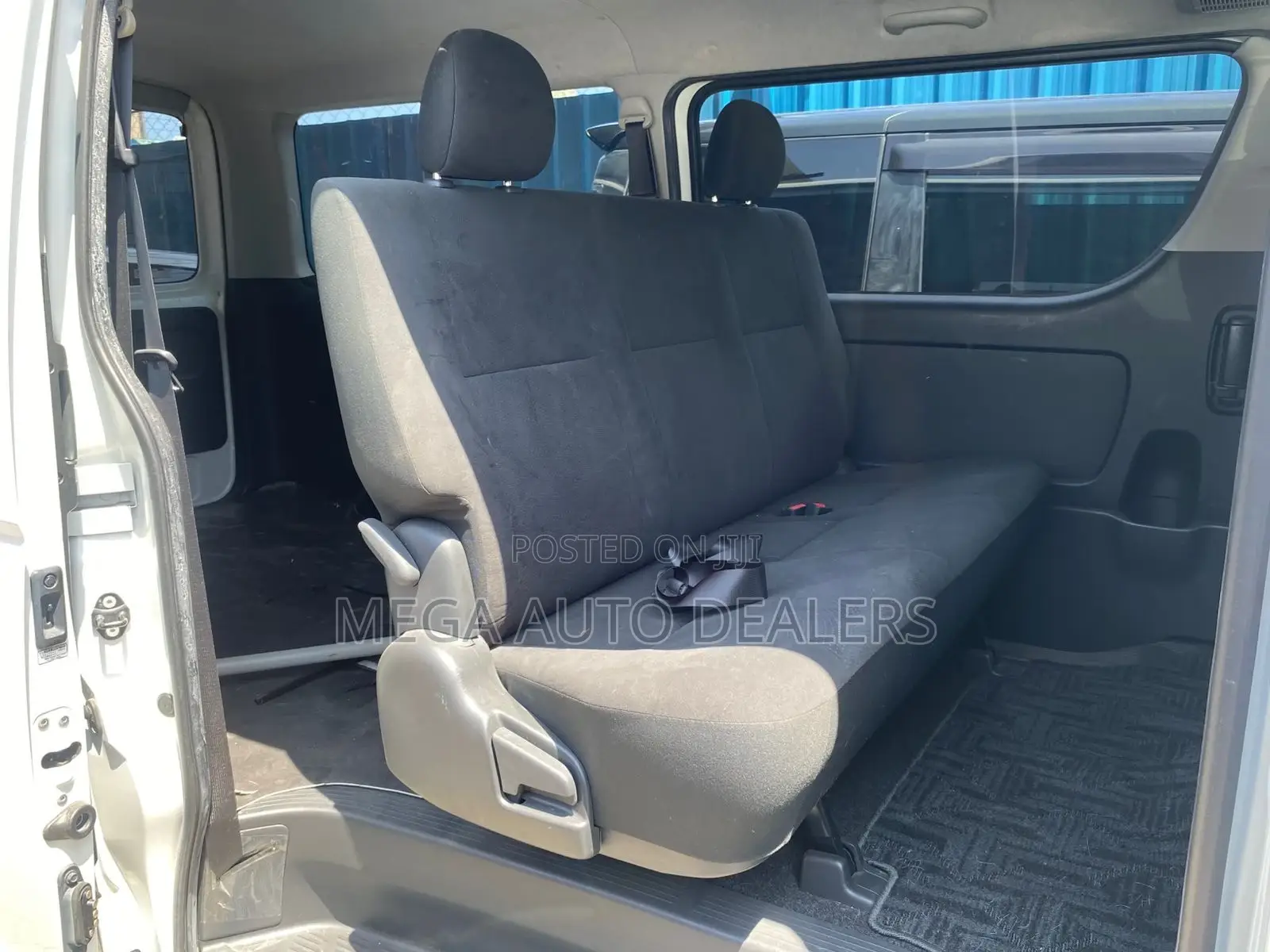 Toyota HiAce 2018 White