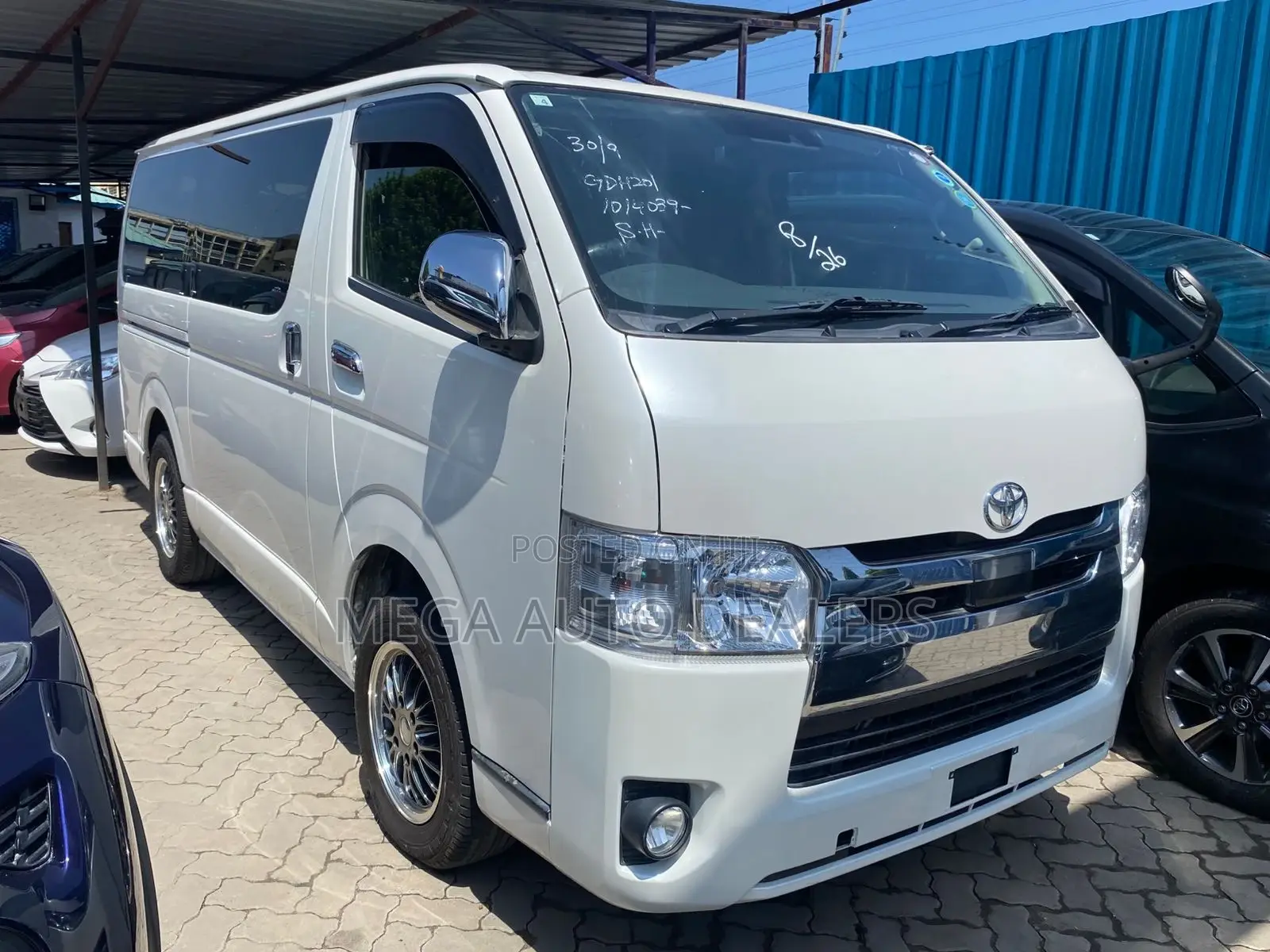 Toyota HiAce 2018 White