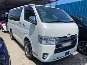 Toyota HiAce 2018 White