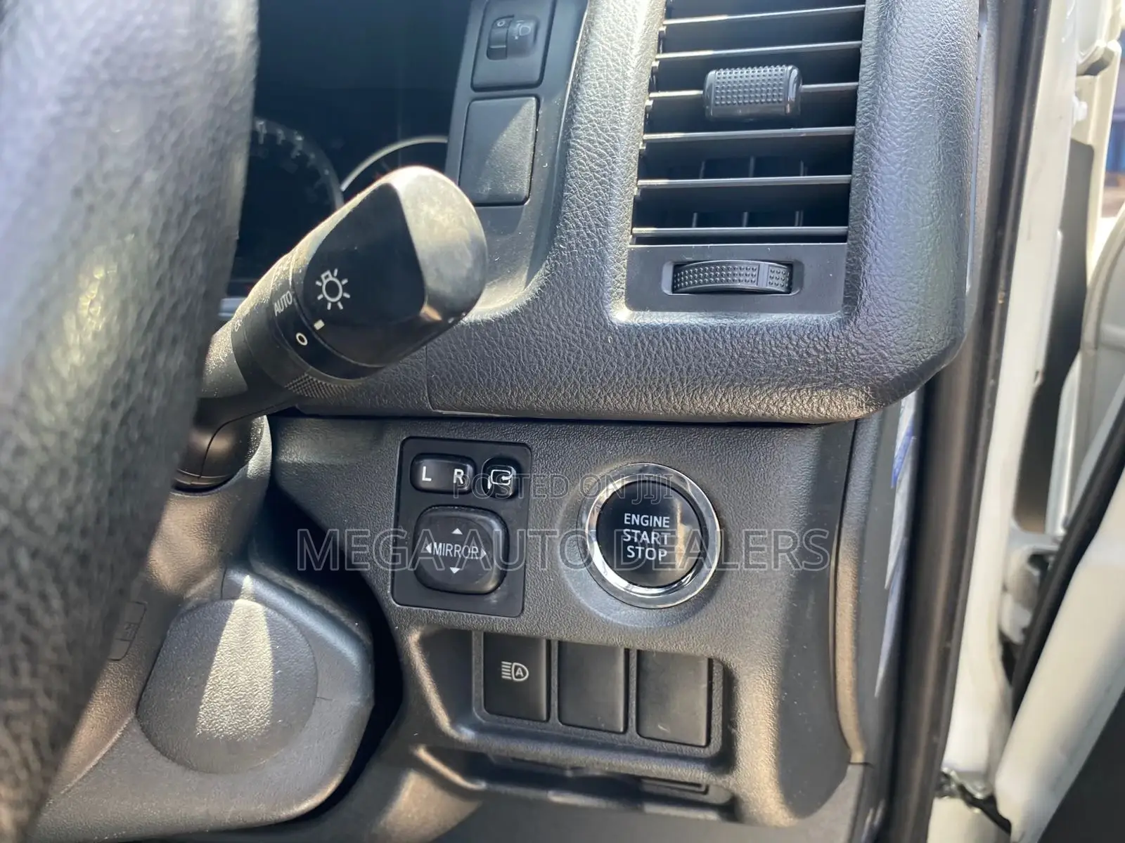 Toyota HiAce 2018 White