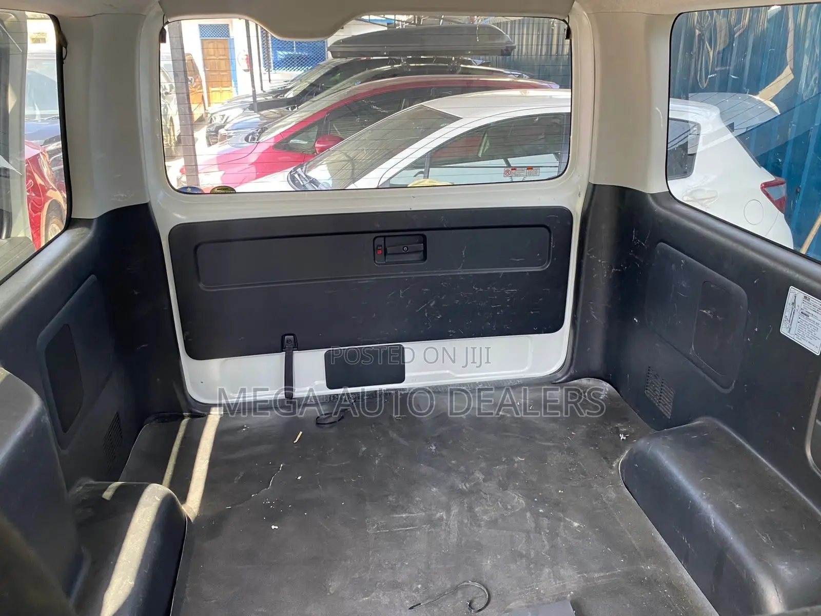 Toyota HiAce 2018 White